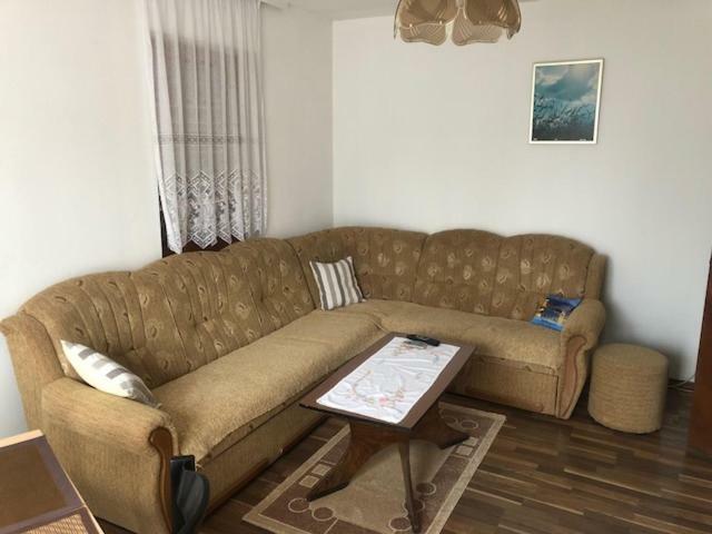 Apartman Nina Licko Petrovo Selo Extérieur photo