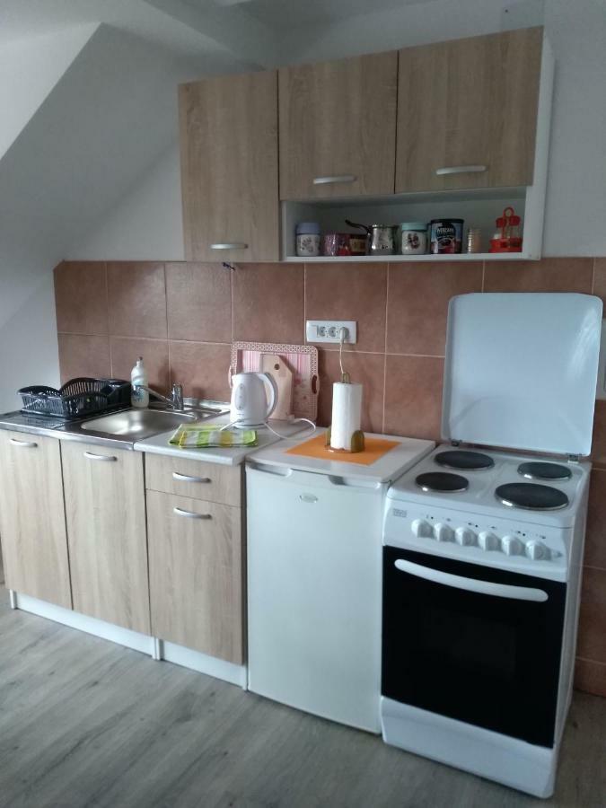 Apartman Nina Licko Petrovo Selo Extérieur photo