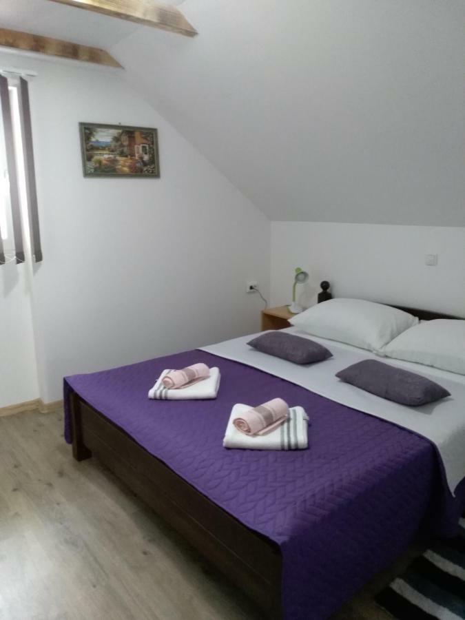 Apartman Nina Licko Petrovo Selo Extérieur photo