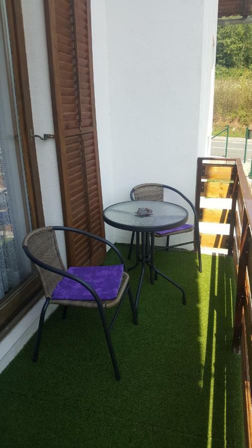 Apartman Nina Licko Petrovo Selo Extérieur photo