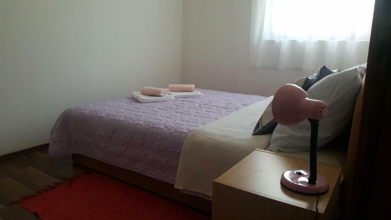 Apartman Nina Licko Petrovo Selo Extérieur photo