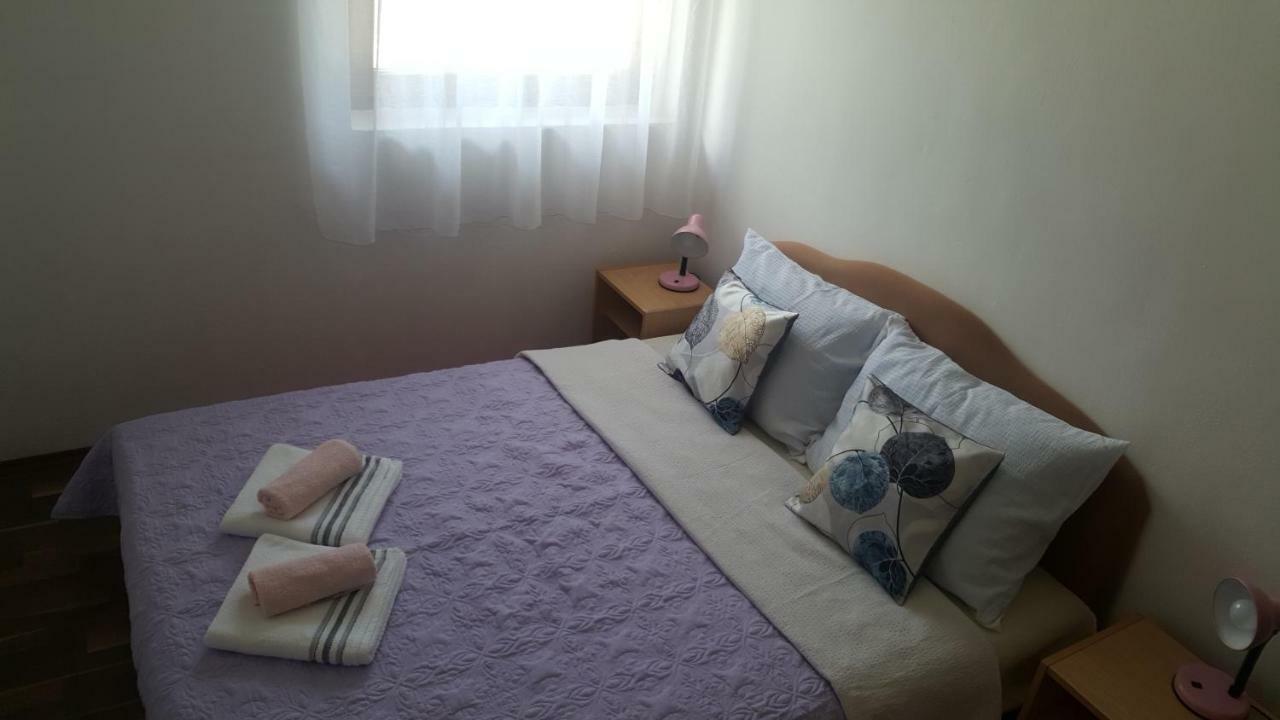 Apartman Nina Licko Petrovo Selo Extérieur photo