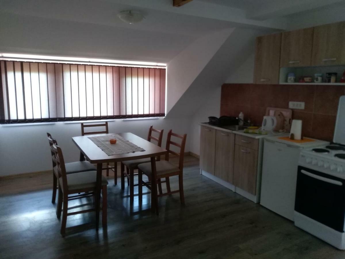 Apartman Nina Licko Petrovo Selo Extérieur photo